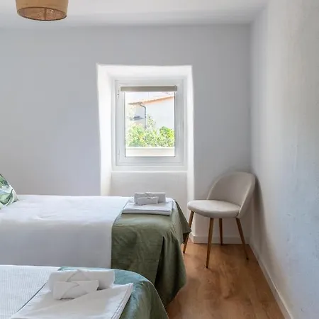 Casa Rosas - Roses House 펜션 미란다 두 코르부